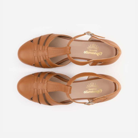 Dynamite brown leather